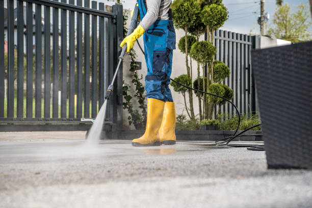 Best Pool Deck Cleaning  in Inverness, IL